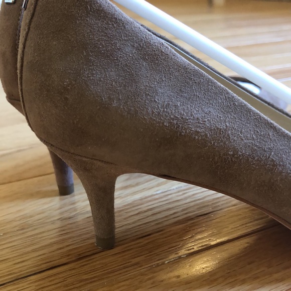 Coach Suede Heels - Stone Size 7B - Picture 9 of 9